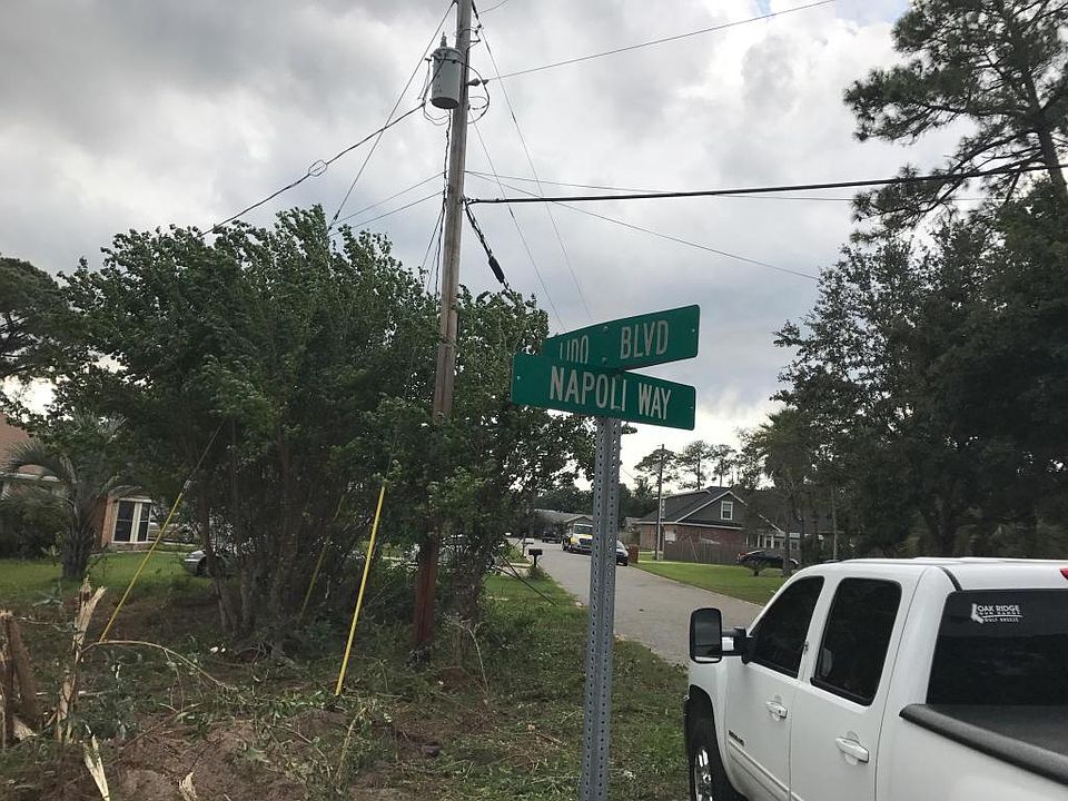 2nd image of 2843 Napoli Way