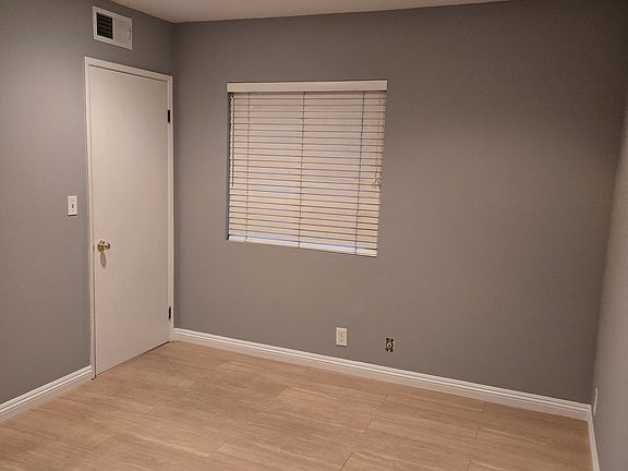 5th image of 2344 Fletcher Dr APT 122