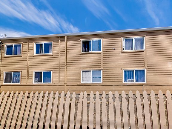 3rd image of 3012 E 18th St #20