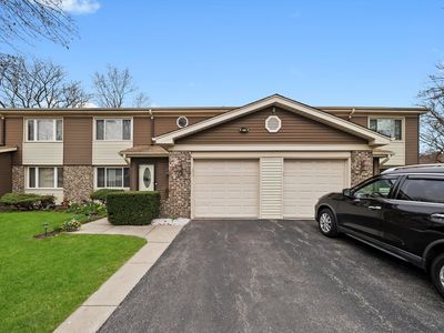 1302 S Mallard Ln, Mount Prospect, IL, 60056