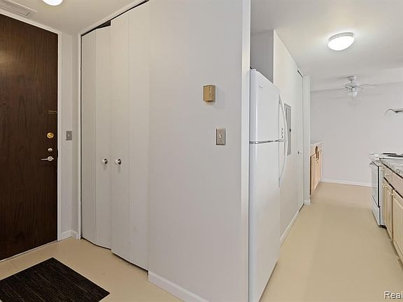 4th image of 8200 E Jefferson Ave #136