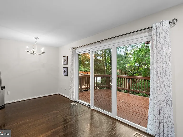 18005 Sunset Lake Ct — Photo 15