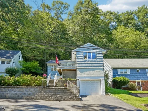 122 Skyline Lake Dr, Ringwood Boro, NJ 07456