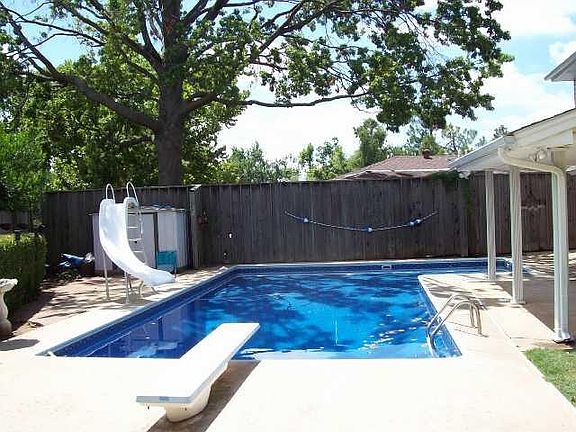 5th image of 9736 Manor Cir