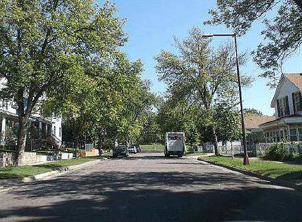 2nd image of 39 Manitoba Ave