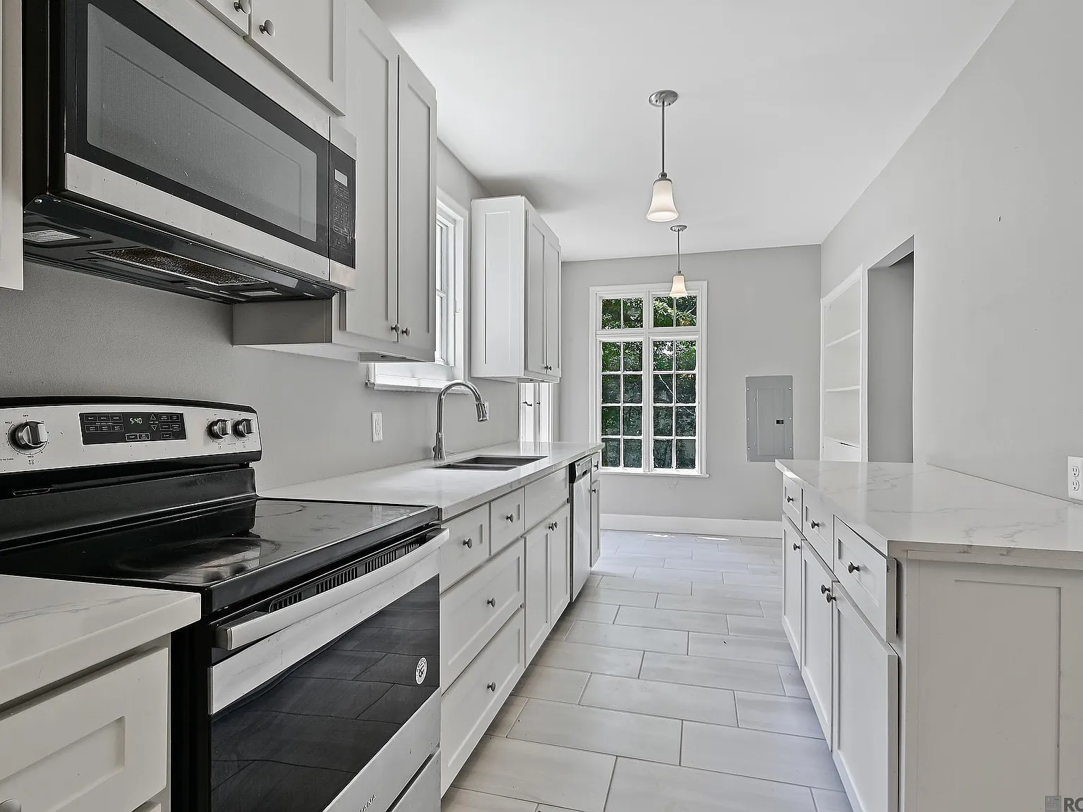 3 bed, 1450 sqft, $1,800 — Photo 2