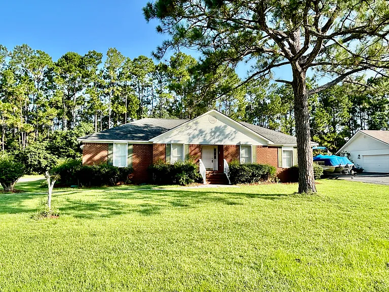 640 Wedgewood Dr — Photo 1
