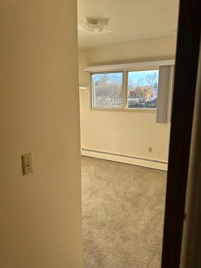 Cute 3 Bedroom 1 Bath — Photo 4