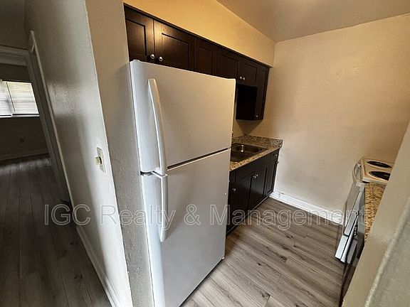 5th image of 1612 Mitchell St #1