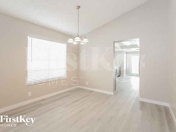 5th image of 3336 Surfline Dr