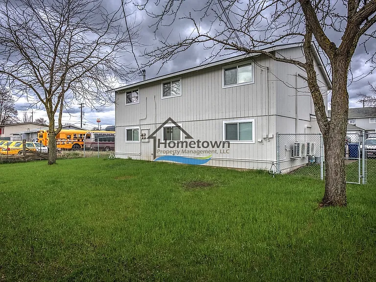 110 E Borah Ave — Photo 23