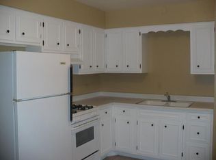 7821 43rd St APT 1C, Lyons, IL 60534