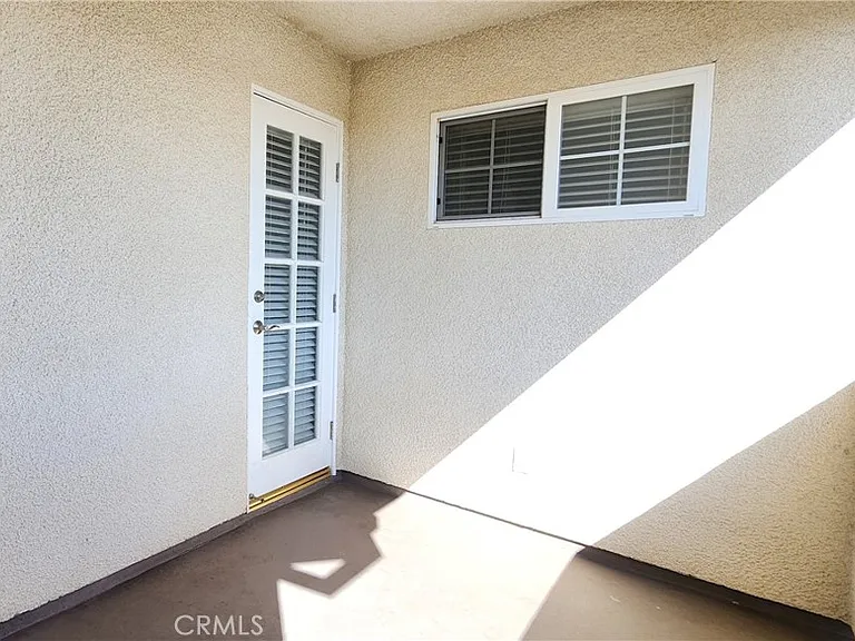 1675 Gramercy Ave — Photo 23