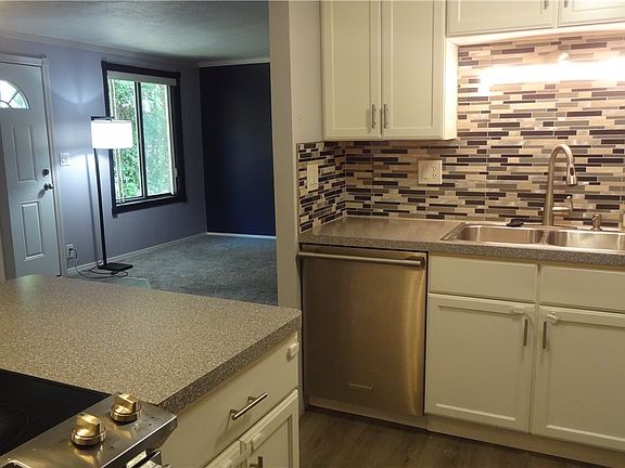 5th image of 1651 Mentor Ave APT 3502