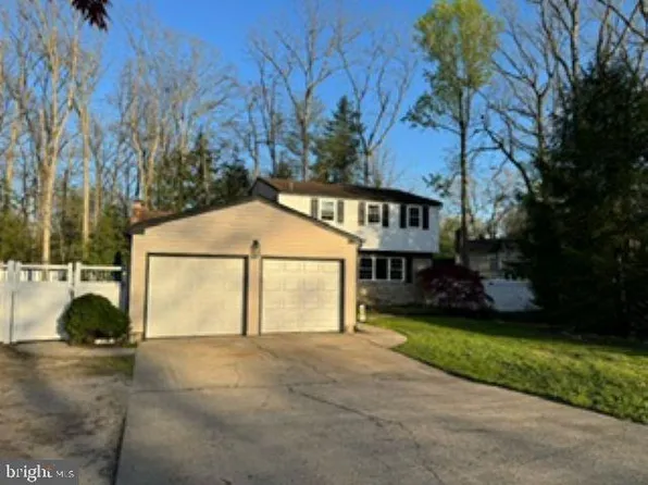10 Villanova Ct, Berlin, NJ 08009