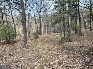 782 Levels View Dr, Paw Paw, WV 25434