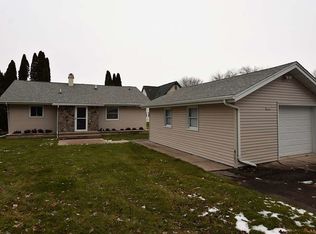 5250 Samers Bay Rd, Omro, WI 54963