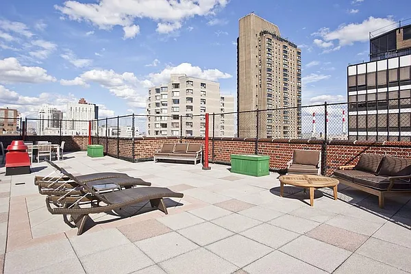 Sold by Corcoran | media 21