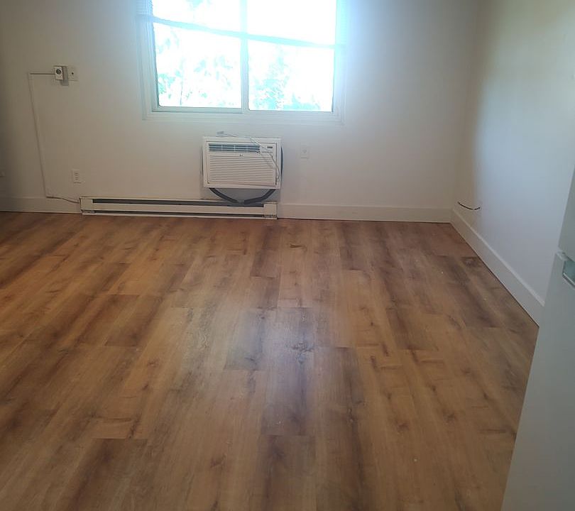 2nd image of 3710 Douglas Ave APT 104