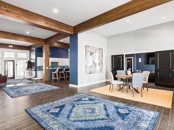 5th image of 6007 Stuyvesant Ln