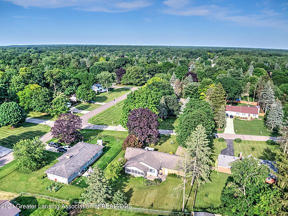 5th image of 4323 Greenwood Dr
