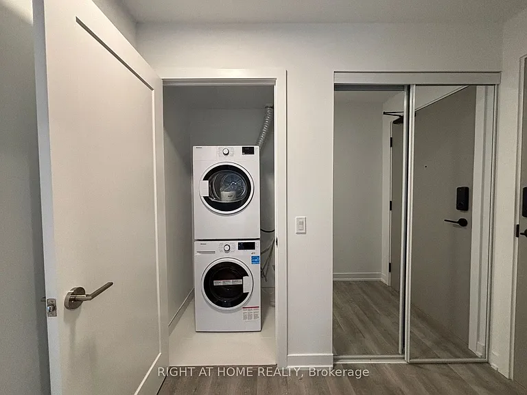 5105 Hurontario St #2905 — Photo 14