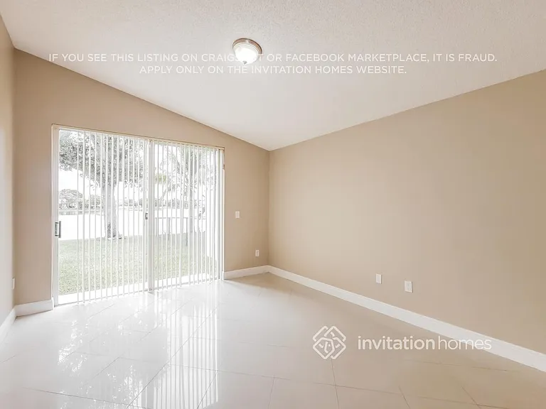 1544 NW 158th Ave — Photo 10