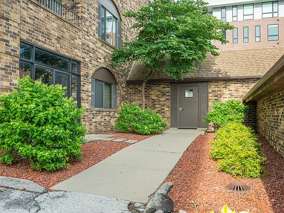 2nd image of 3667 Grand Ave APT 2