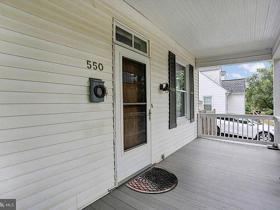 5th image of 550 Pangborn Blvd