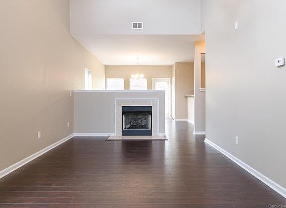 4th image of 2274 Winthrop Chase Dr #29