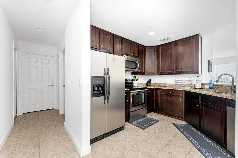 2 bed, 2.0 bath, 1367 sqft, $2,300 — Photo 4