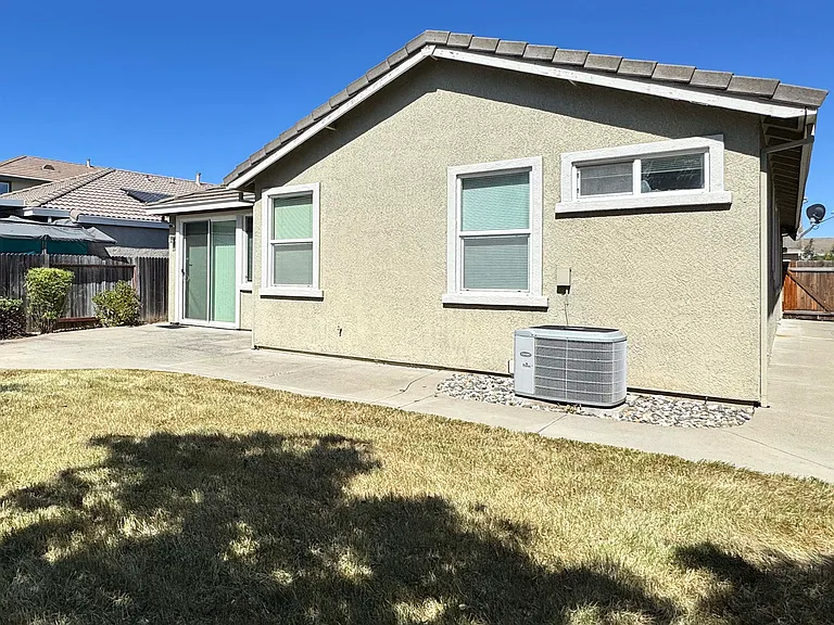 10152 Atkins Dr — Photo 2