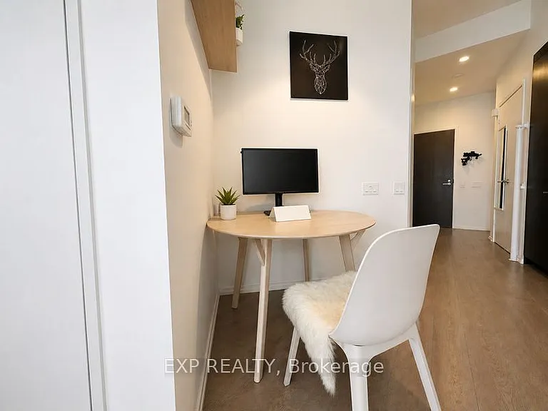 45 Charles St E #5109 — Photo 9