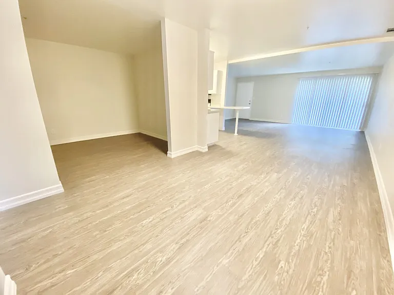 Chateau Spring Gardens Apartments — Photo 21