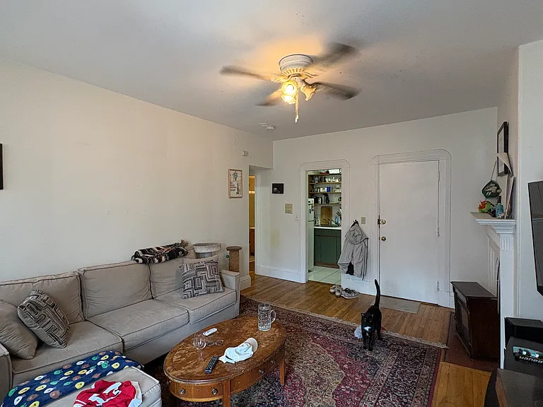 525 Beacon St #6 — Photo 3
