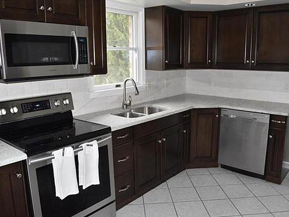 5th image of 5525 Lois Ln