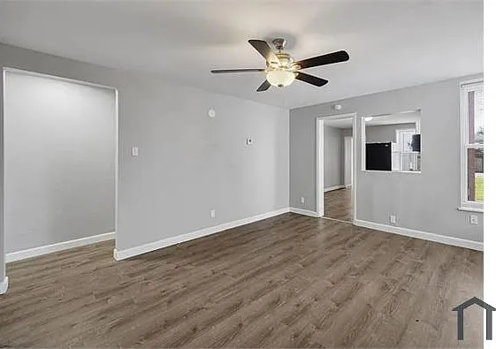 7914 S Broadway — Photo 11
