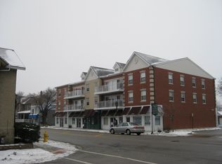 17318 Oak Park Ave APT 3NW, Tinley Park, IL 60477