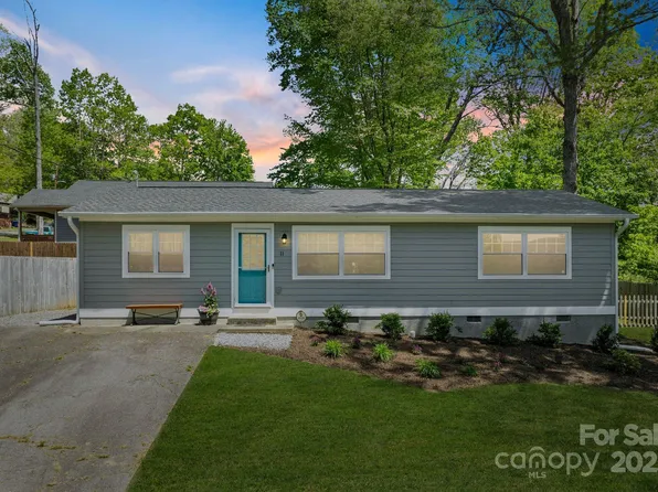 11 W Keesler St, Black Mountain, NC 28711