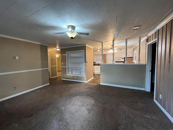 2nd image of 916 Hickory Hills Dr