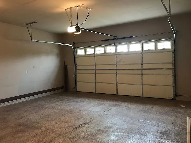 226 E River Rock Rd — Photo 36