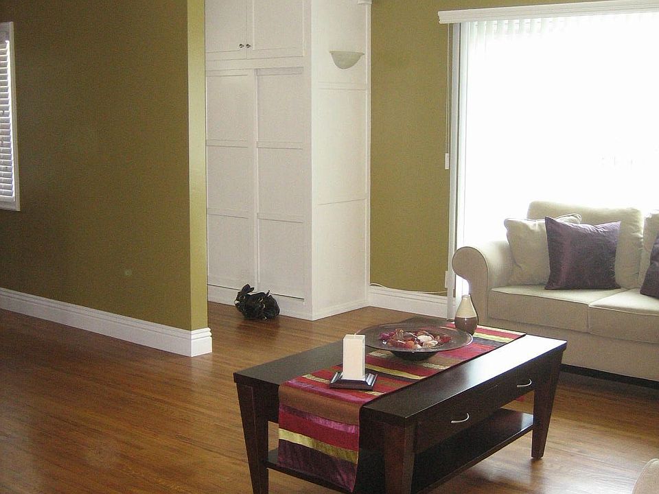 Lovely Living room with lots of natural light.