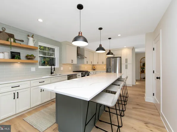 22 Scenic Rd, Springfield, PA 19064