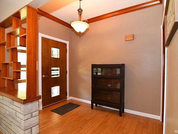 3rd image of 5303 Mesker Park Dr