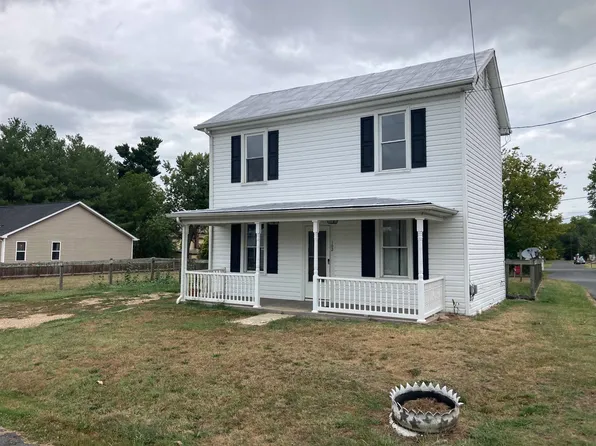 102 5th St, Grottoes, VA 24441