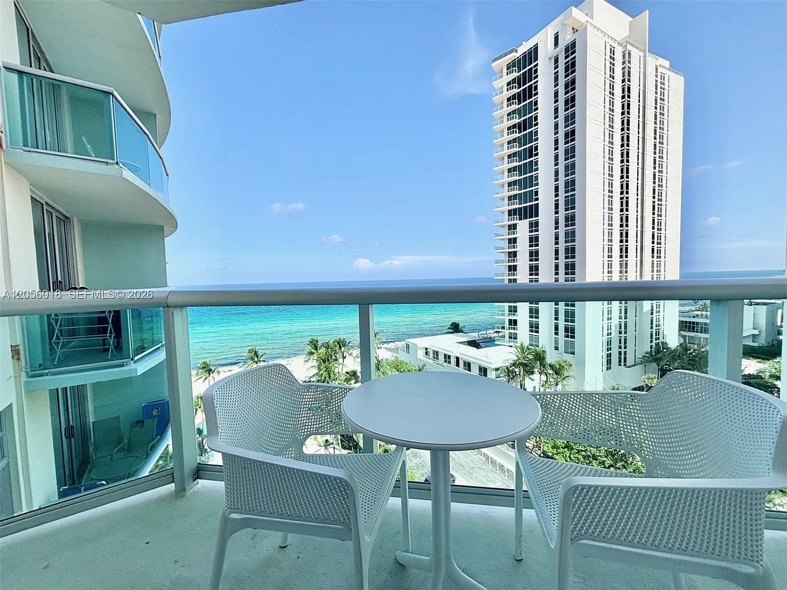Tides On Hollywood Beach — Photo 3