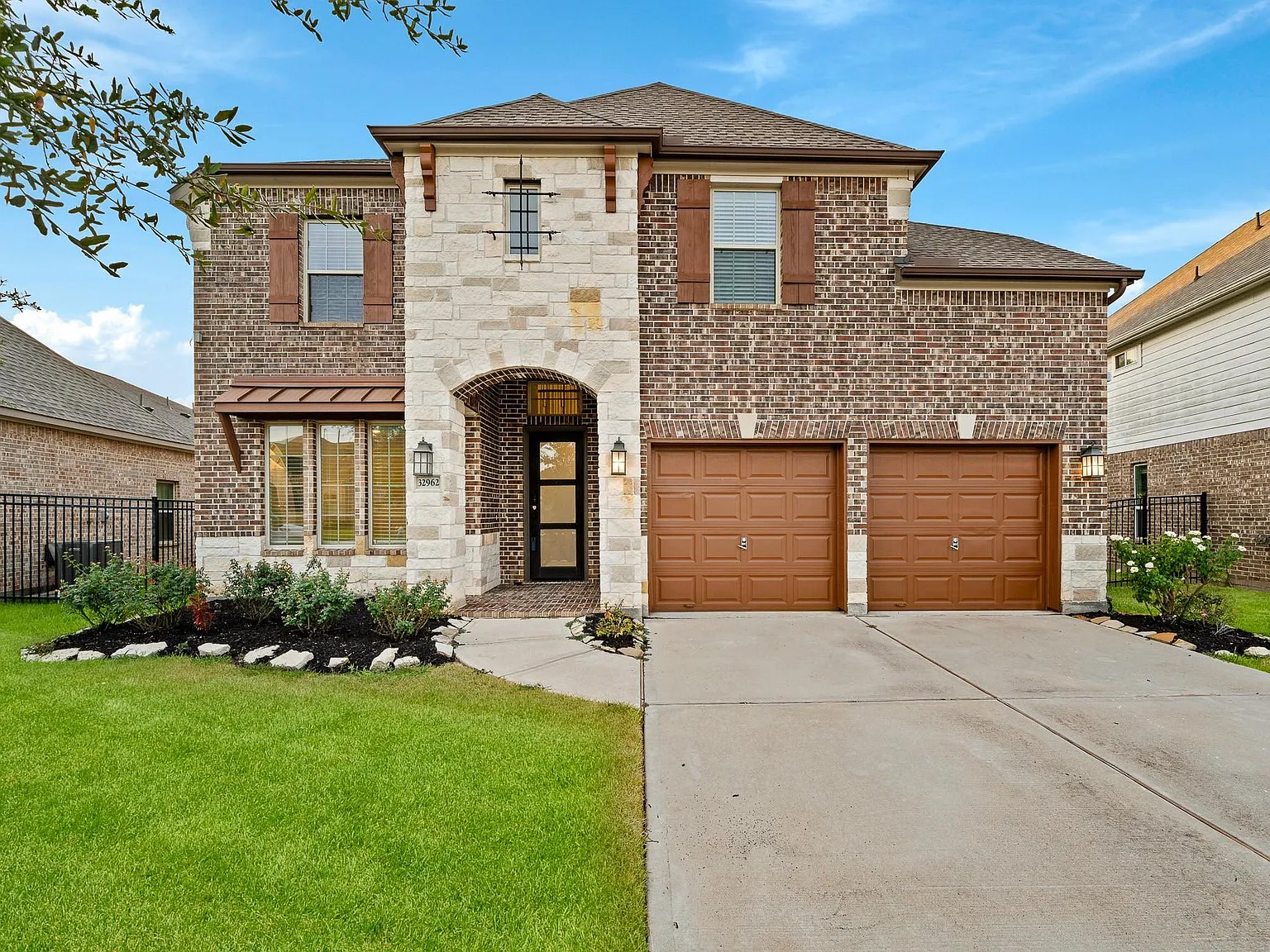 4 bed, 3.5 bath, 3066 sqft, $3,000 — Photo 2