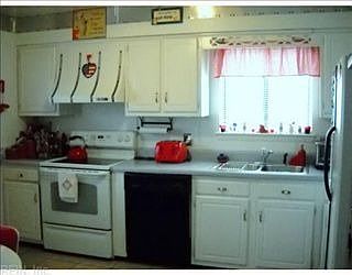 2nd image of 719 Roosevelt Ave