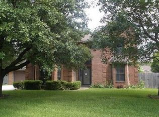 323 April Ln, Hewitt, TX 76643