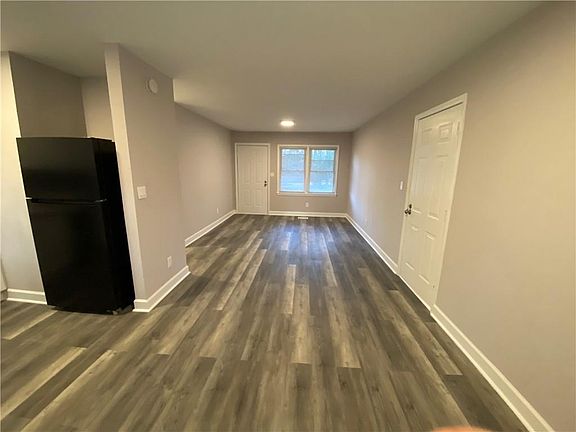 4th image of 934 Fairburn Rd NW